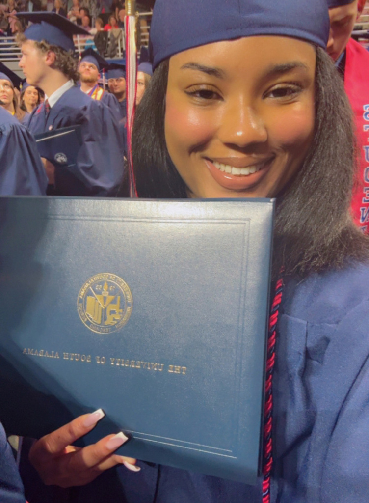 DeJah Davis grad photo- cropped